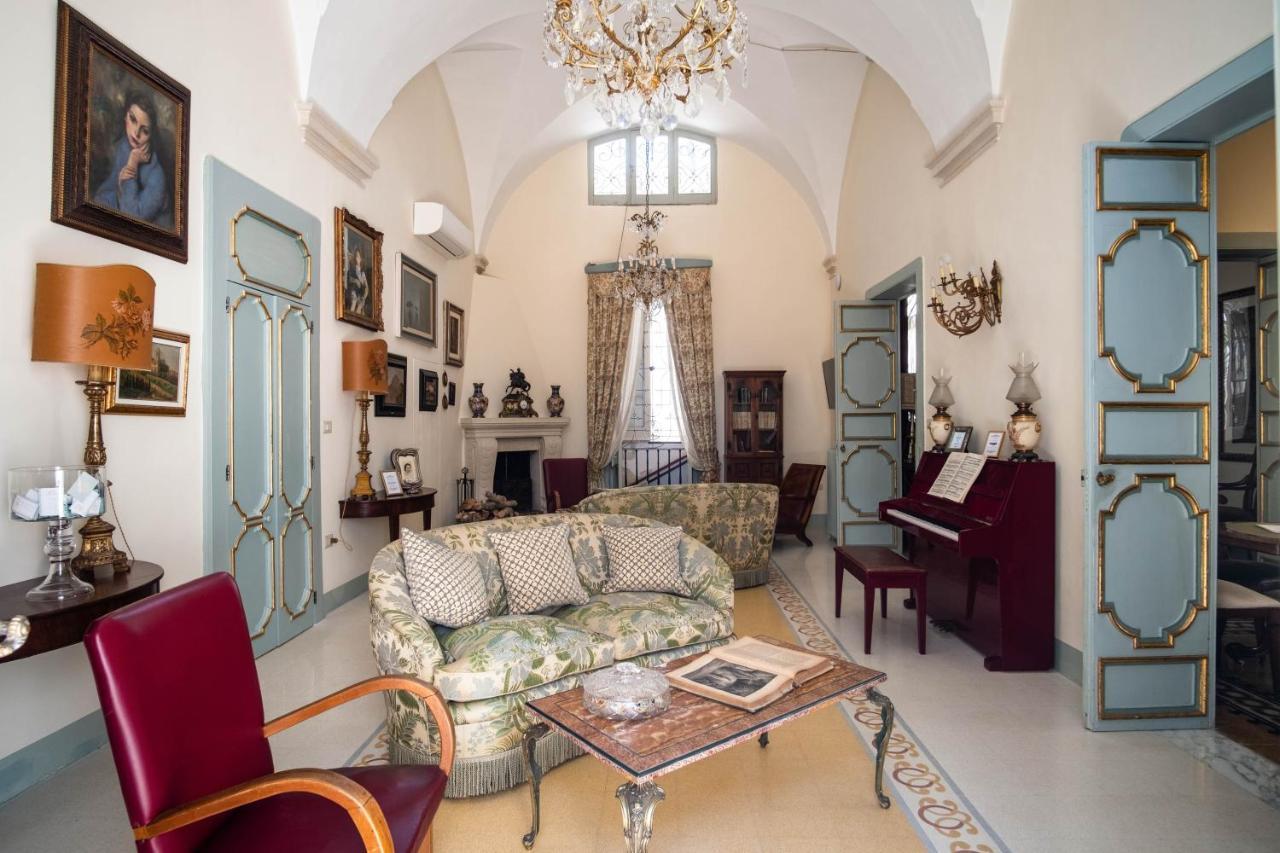 Palazzo Guido Panzió Lecce Kültér fotó